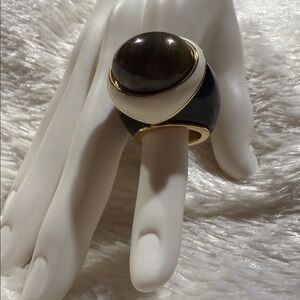 Elegant Gold and Brown Statement Ring